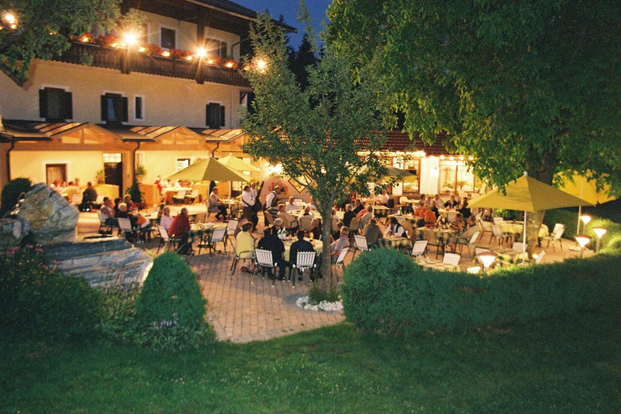 Hotel Landhof Simeter Gmbh Spittal an der Drau Exterior photo