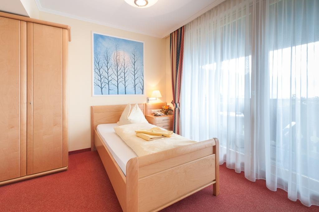 Hotel Landhof Simeter Gmbh Spittal an der Drau Room photo