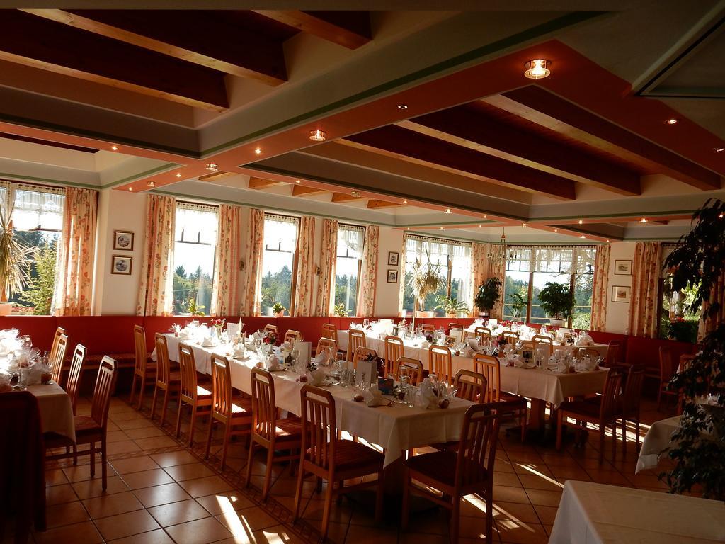 Hotel Landhof Simeter Gmbh Spittal an der Drau Exterior photo