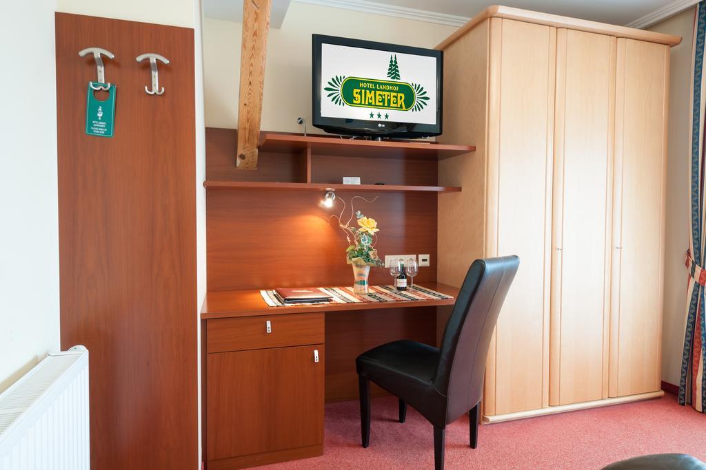 Hotel Landhof Simeter Gmbh Spittal an der Drau Exterior photo