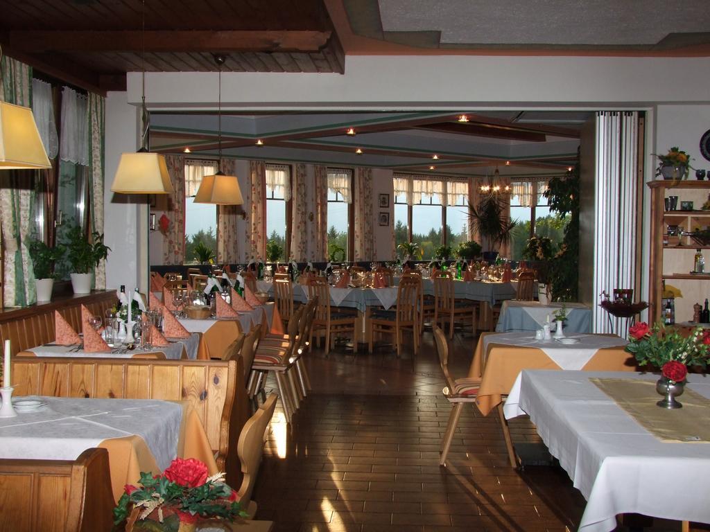 Hotel Landhof Simeter Gmbh Spittal an der Drau Exterior photo